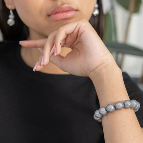 Original Magic Pearl Armband in der Farbe Taupe im Sauerland